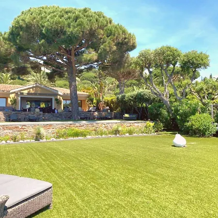 3 Bedrooms With Pool In Villa