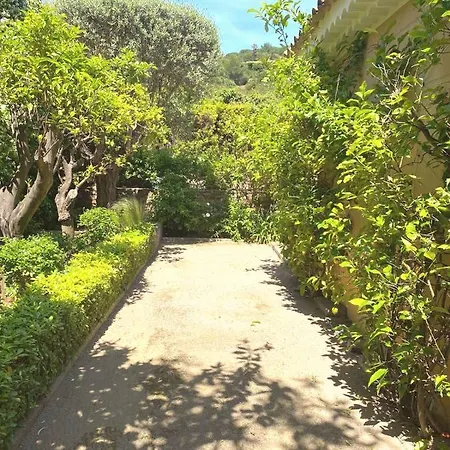 3 Bedrooms With Pool In Villa Ramatuelle