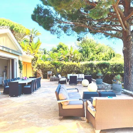 3 Bedrooms With Pool In Villa *